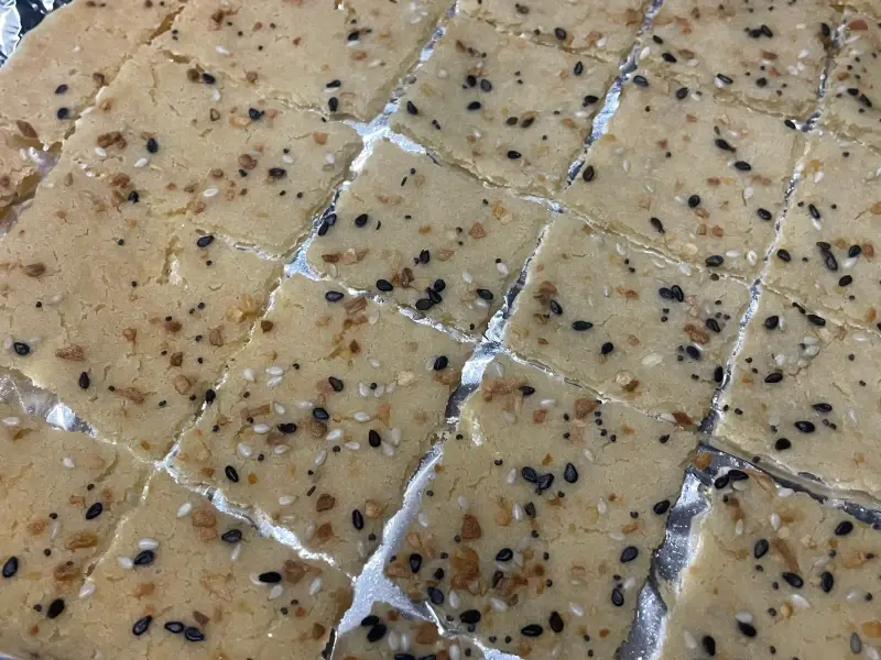 Sourdough discard crackers