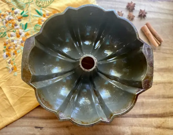 apple cider donut cake