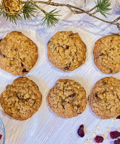 oatmeal cranberry cookies looking festive with cranberries